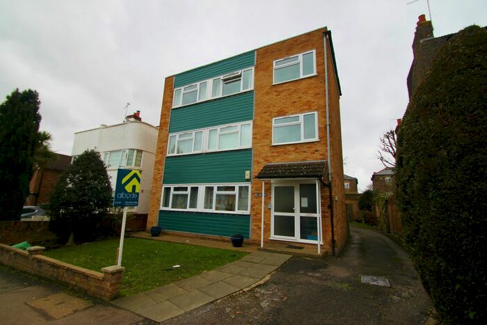 2 Bedroom Flat To Rent In Wellington Road, London, E11
