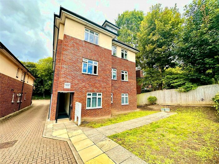 2 Bedroom Flat To Rent In Birdhurst Avenue, South Croydon, East Croydon, CR2