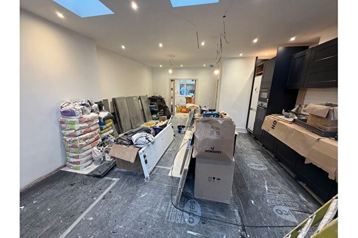 3 Bedroom Terraced House To Rent In Streatham Road, Merton, Mitcham, CR4