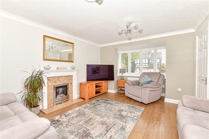 4 Bedroom Detached House For Sale In Harrier Close, Waterlooville, Hampshire, PO8