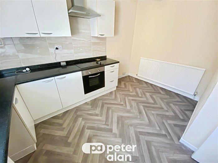 2 Bedroom Flat To Rent In Margaret Street, Abercynon, Mountain Ash, CF45