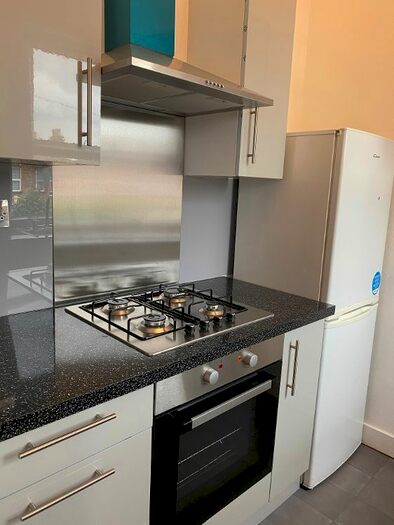 1 Bedroom Flat To Rent In Eastwood Road, Ilford, IG3