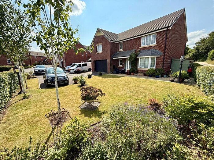 5 Bedroom Detached House For Sale In Mantley Grove, Newent, GL18