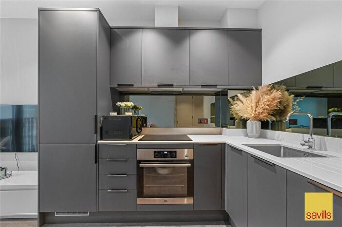 1 Bedroom Apartment For Sale In Dock East Apartments, Selsdon Way, Isle Of Dogs, London, E14