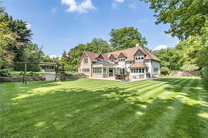 5 Bedroom Detached House For Sale In Burchetts Green Lane, Burchetts Green, Maidenhead, Berkshire, SL6