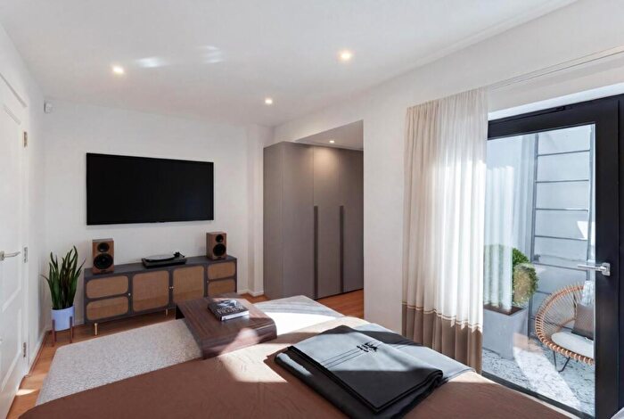 2 Bedroom Apartment For Sale In Bayham Street, London, NW1