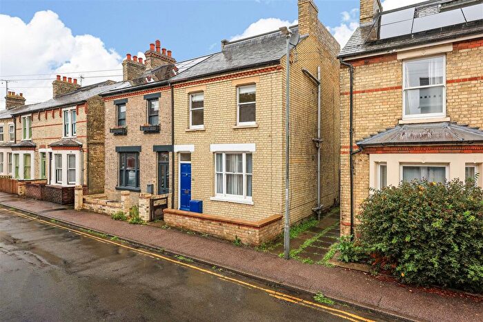 4 Bedroom Semi-Detached House For Sale In Sedgwick Street, Cambridge, CB1