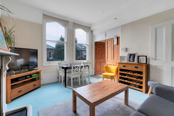 1 Bedroom Apartment To Rent In Finsbury Park Road, Highbury, London, N4