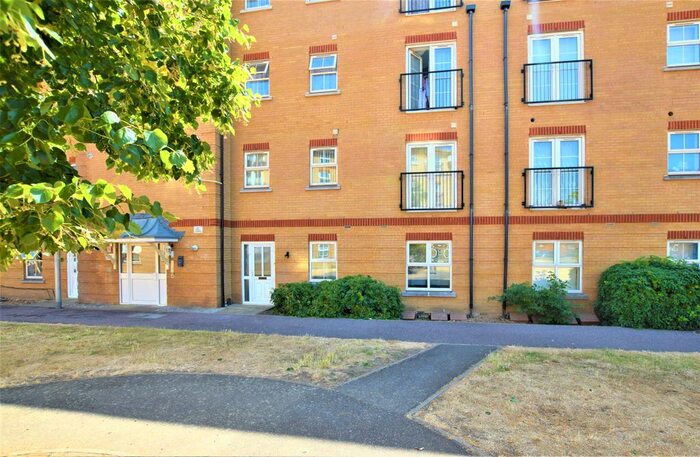 2 Bedroom Flat To Rent In Saunders Close, Ilford, IG1