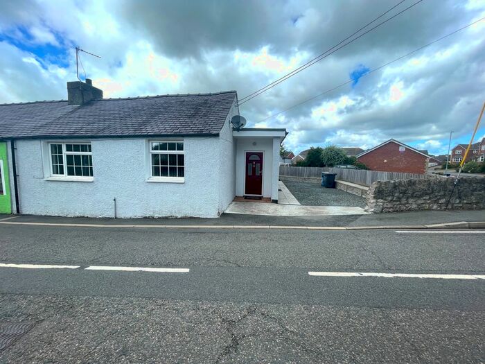 2 Bedroom Bungalow To Rent In Drws Y Coed, Tai L&#;n, Llanfairpwllgwyngyll, Gwynedd, LL61