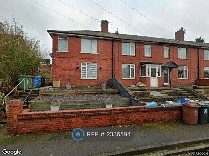 3 Bedroom Semi-Detached House To Rent In Sumner Street, Shaw, Oldham, OL2