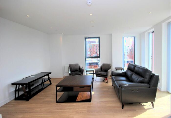 2 Bedroom Apartment To Rent In Carding, Manchester New Square Manchester, M1