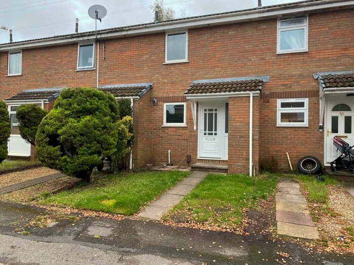 2 Bedroom Property To Rent In Chetnole Close, Canford Heath, BH17