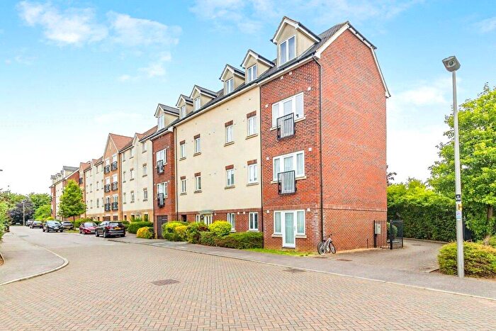 2 Bedroom Flat For Sale In Sheep Way, Redhouse Park, Milton Keynes, Buckinghamshire, MK14