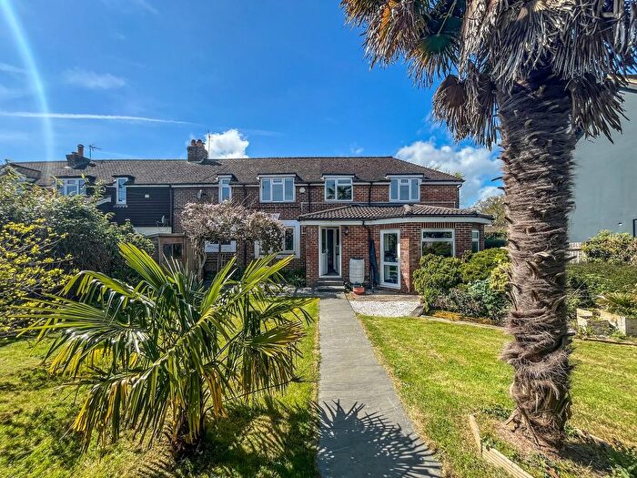 4 Bedroom Semi-Detached House For Sale In Oakhurst Road, Battle, TN33