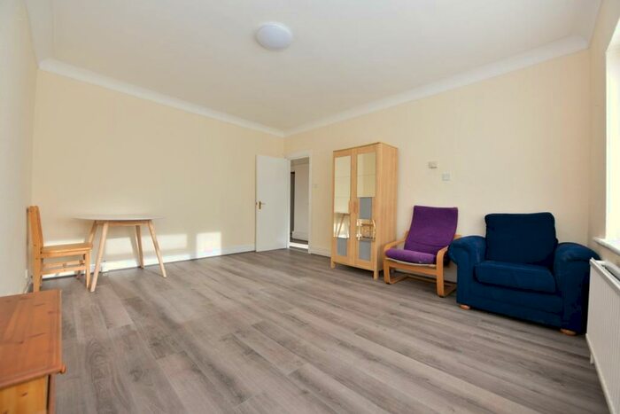 1 Bedroom Apartment To Rent In The Ridgeway, London, NW7