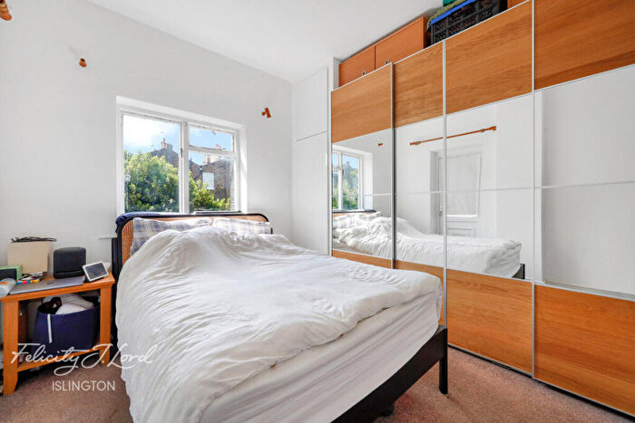 1 Bedroom Apartment For Sale In Offord Road, London, N1