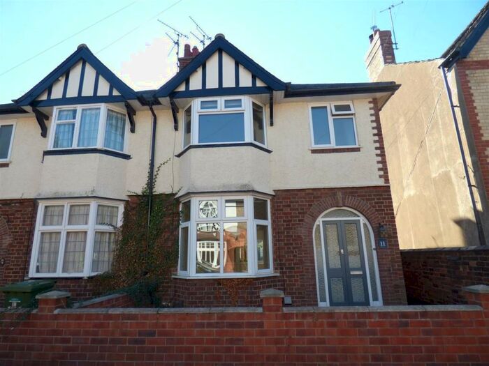 3 Bedroom Semi-Detached House To Rent In Nithsdale Avenue, Market Harborough, LE16