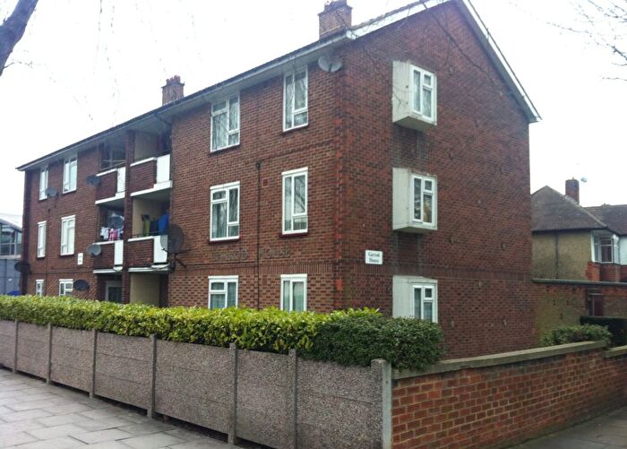 3 Bedroom Flat For Sale In The Broadway, Southall, UB1