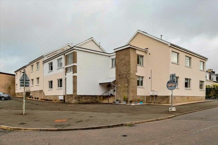 2 Bedroom Flat For Sale In Braehead Court, Strathaven, ML10