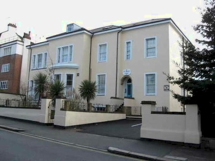 2 Bedroom Flat To Rent In St Marks Hill, Surbiton, KT6