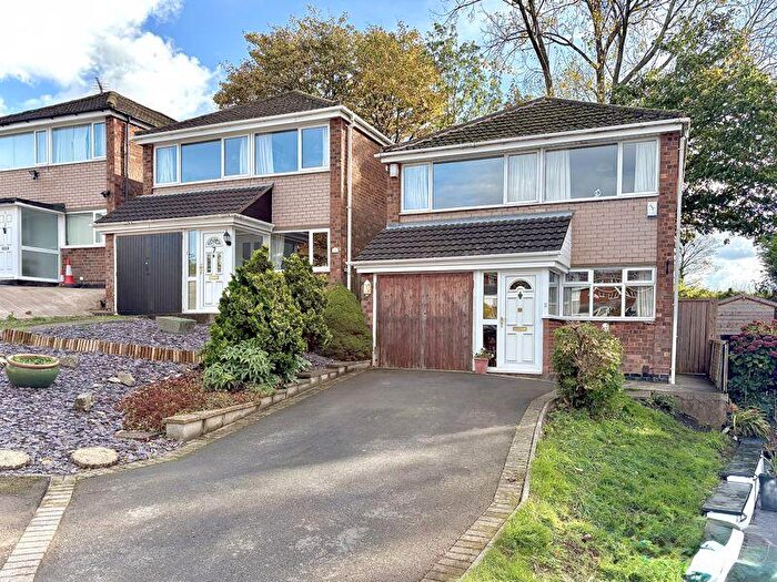 3 Bedroom Detached House For Sale In Kew Drive, Dudley, DY1
