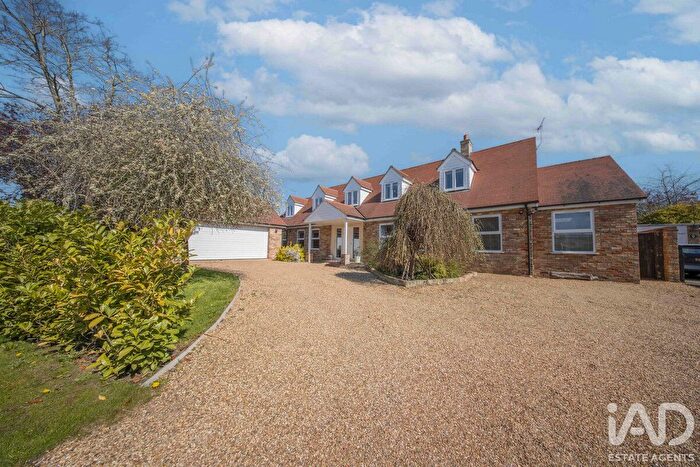 5 Bedroom Detached House For Sale In Lode Way, Haddenham, Cambridgeshire, CB6