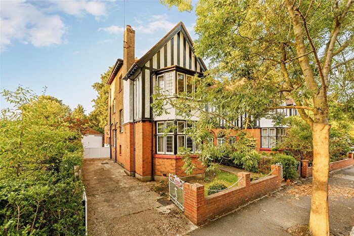 6 Bedroom Semi-Detached House For Sale In Heathfield Road, Mill Hill Conservation, Acton, London, W3