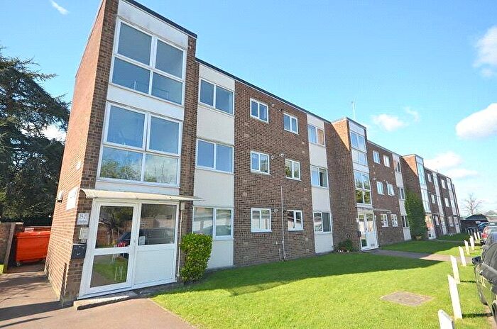 2 Bedroom Apartment To Rent In Chaplaincy Gardens, Hornchurch, Essex, RM11