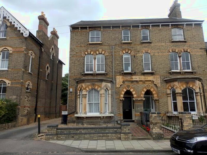 1 Bedroom Flat To Rent In The Grove, Bedford MK40