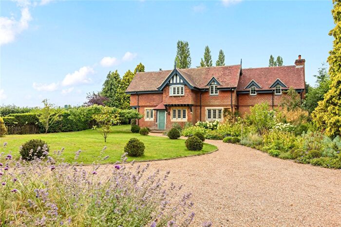 5 Bedroom Detached House To Rent In Bells Yew Green Road, Frant, Tunbridge Wells, Kent, TN3