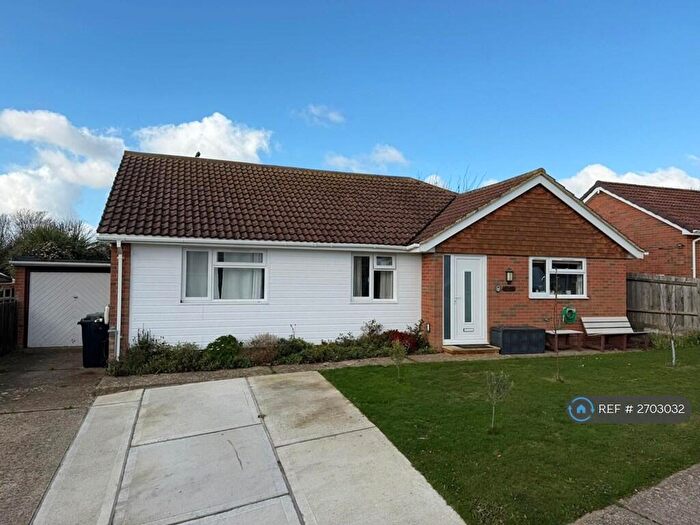 3 Bedroom Bungalow To Rent In Badgers Field, Peacehaven, BN10