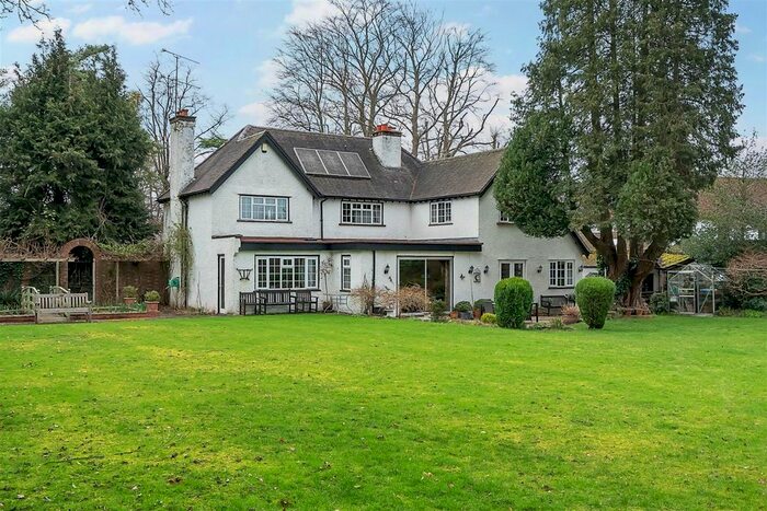 4 Bedroom Detached House For Sale In Guildford Road, East Horsley, Leatherhead, KT24