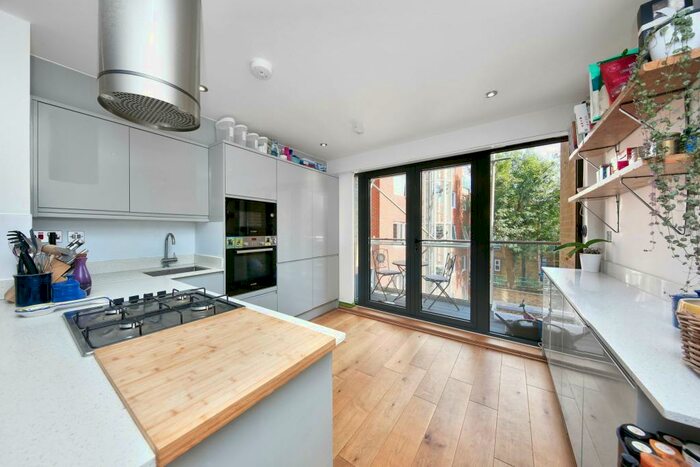 2 Bedroom Flat To Rent In Rotherhithe Street, London, SE16