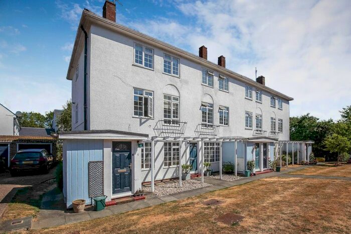 2 Bedroom Maisonette To Rent In Manor House Court, West Street, Epsom KT18