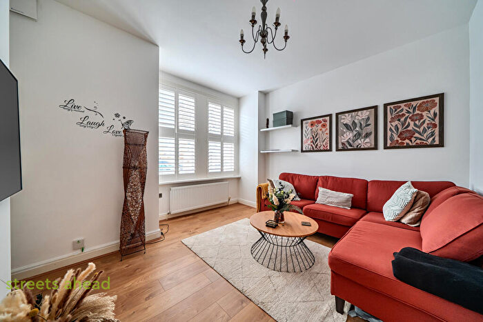 2 Bedroom Apartment For Sale In Alexandra Road, Croydon, CR0