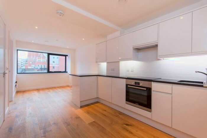 2 Bedroom Flat To Rent In Scarbrook Road, Central Croydon, Croydon, CR0