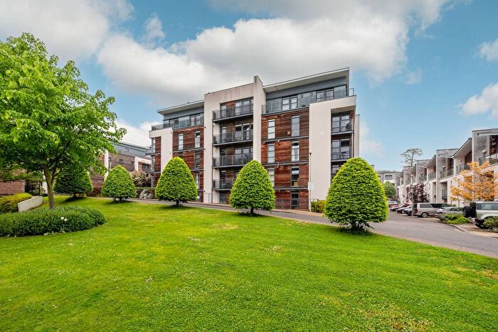 2 Bedroom Flat To Rent In Scott Avenue, Putney, London, SW15