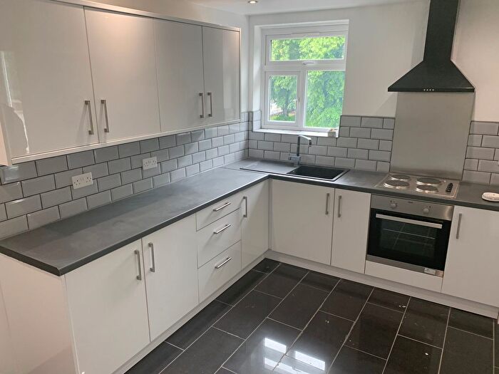 3 Bedroom Flat To Rent In Bloxwich, Walsall, WS3