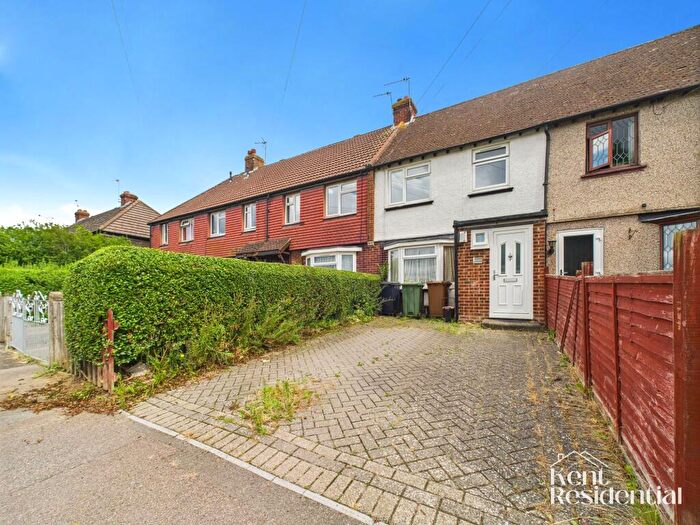 3 Bedroom Terraced House To Rent In Dickens Road, Maidstone, ME14