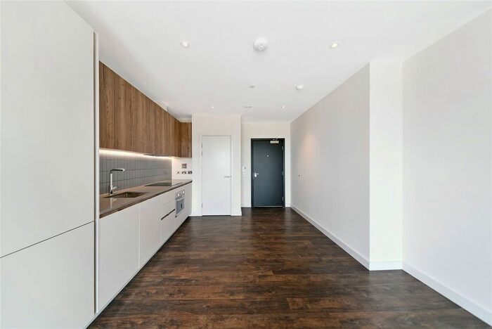 Studio To Rent In Tillermans Court, Grenan Square, Greenford UB6