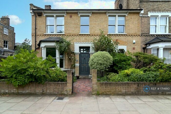 3 Bedroom End Of Terrace House To Rent In Lenthall Road, London, E8