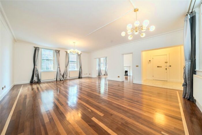 4 Bedroom Flat To Rent In St Mary Abbots Court, Warwick Gardens, London, W14