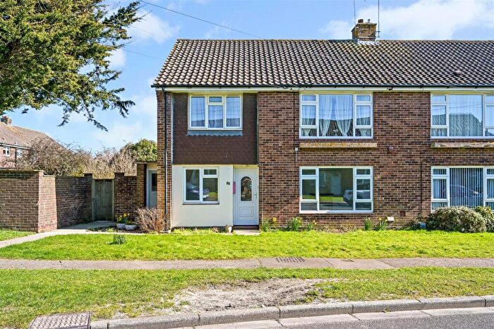 2 Bedroom Flat To Rent In Gilbert Road, Chichester, PO19