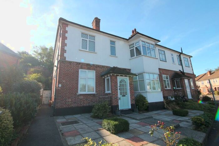 2 Bedroom Maisonette To Rent In Lodge Court, High Street, Hornchurch, London, RM12