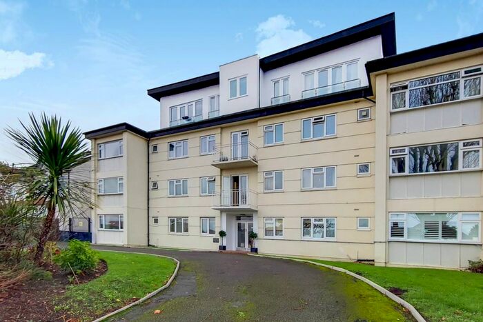 2 Bedroom Flat To Rent In New Park Road, Streatham Hill, London, SW2