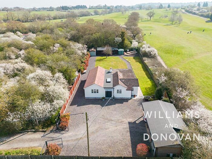 3 Bedroom Detached Bungalow For Sale In Wellington Avenue, Hullbridge, SS5