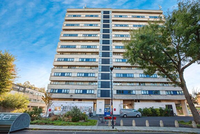 2 Bedroom Flat For Sale In Pelican Estate, London, SE15