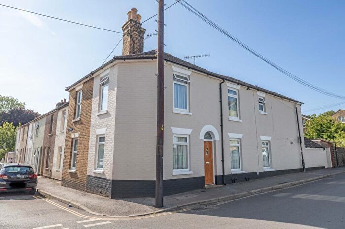 3 Bedroom Semi-Detached House For Sale In St. Johns Road, Faversham, Kent, ME13