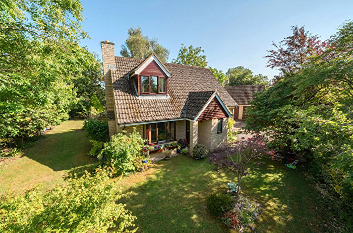 3 Bedroom Detached House For Sale In The Cursus, Lechlade, Gloucestershire, GL7